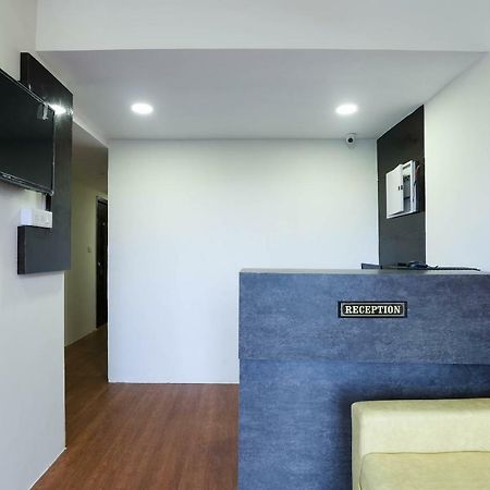 Oyo 40139 Hotel Peradiot Ahmedabad Exterior photo